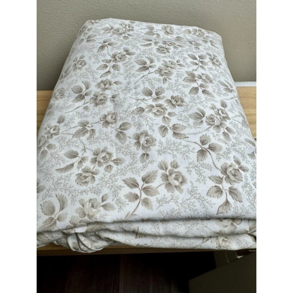 VTG Laura‎ Ashley Lifestyles Tan White Calico Ditsy Floral Flat QUEEN Sheet Rose